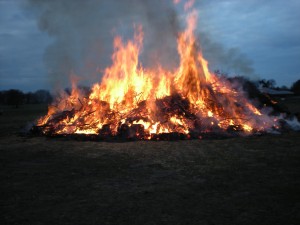 Großes Osterfeuer