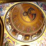 Deckenmosaik mit Jesus in der Kuppel der Grabeskirche